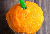 Sparkling Pumpkin Cupcakes with Cinnamon Sugar Topping