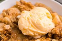 Classic Apple Crisp Recipe with Cinnamon Streusel