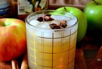 Spiced Rum Apple Cider Cocktail Recipe for Fall Gatherings