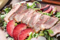 Steak Salad with Plums and Balsamic Glaze – Low‑Carb Recipe