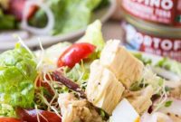 Tuna Cobb Salad Recipe with Avocado and Crispy Bacon