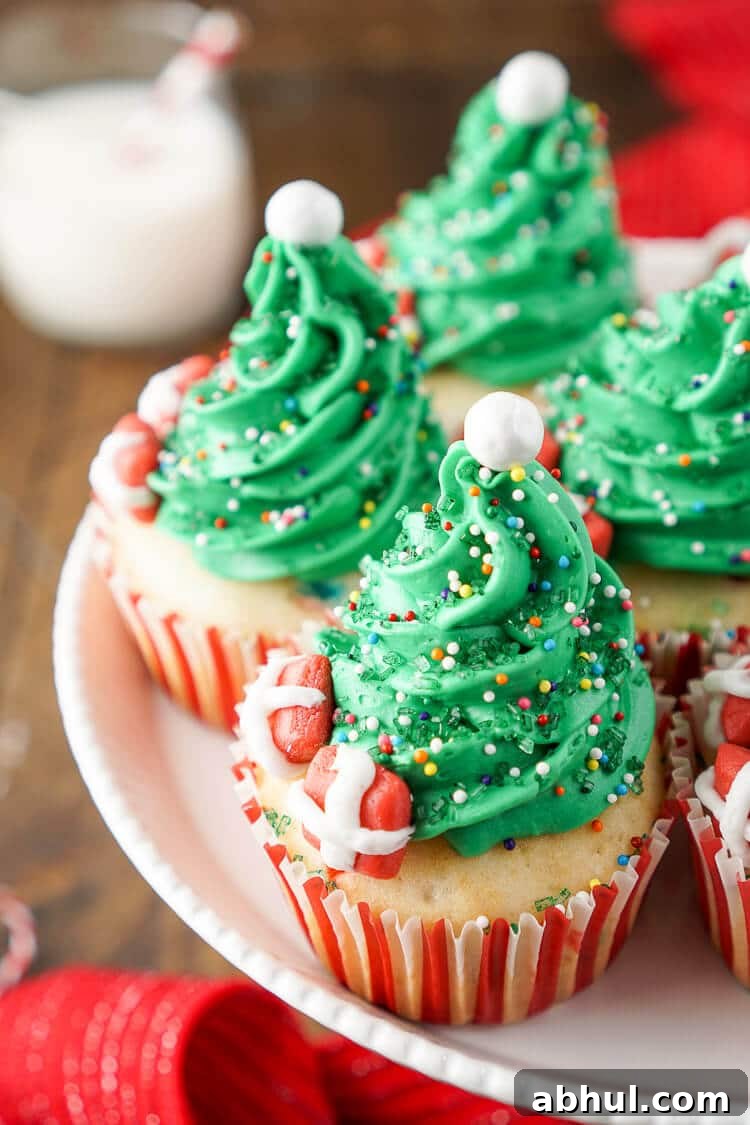 Christmas Tree Cupcakes - cute and simple to make with kids