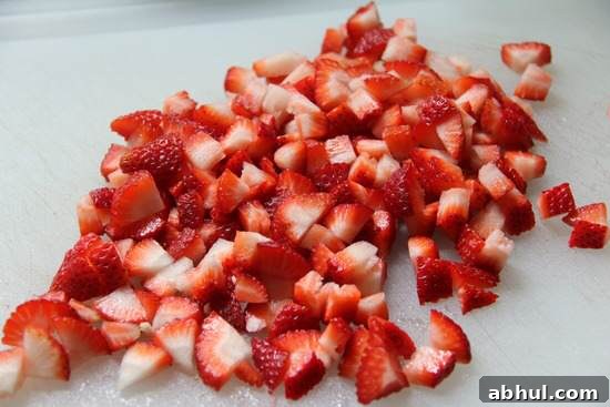 Mini Strawberry Shortcake Poppers Recipe | SnappyGourmet.com