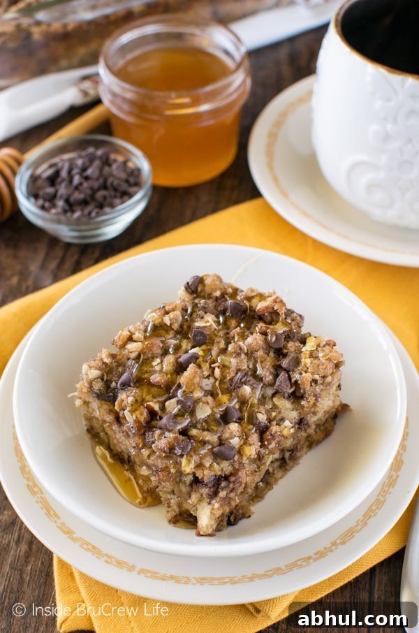 Chocolate Chip Banana Streusel Baked Oatmeal - easy breakfast recipe that tastes great when drizzled with milk and honey!