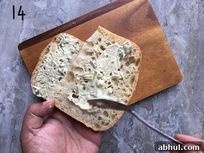 Tartar sauce applied to the bread.