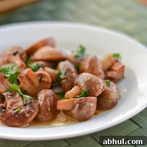 Sautéed Mushrooms in Red Wine and Garlic Sauce 4 img 3056 3