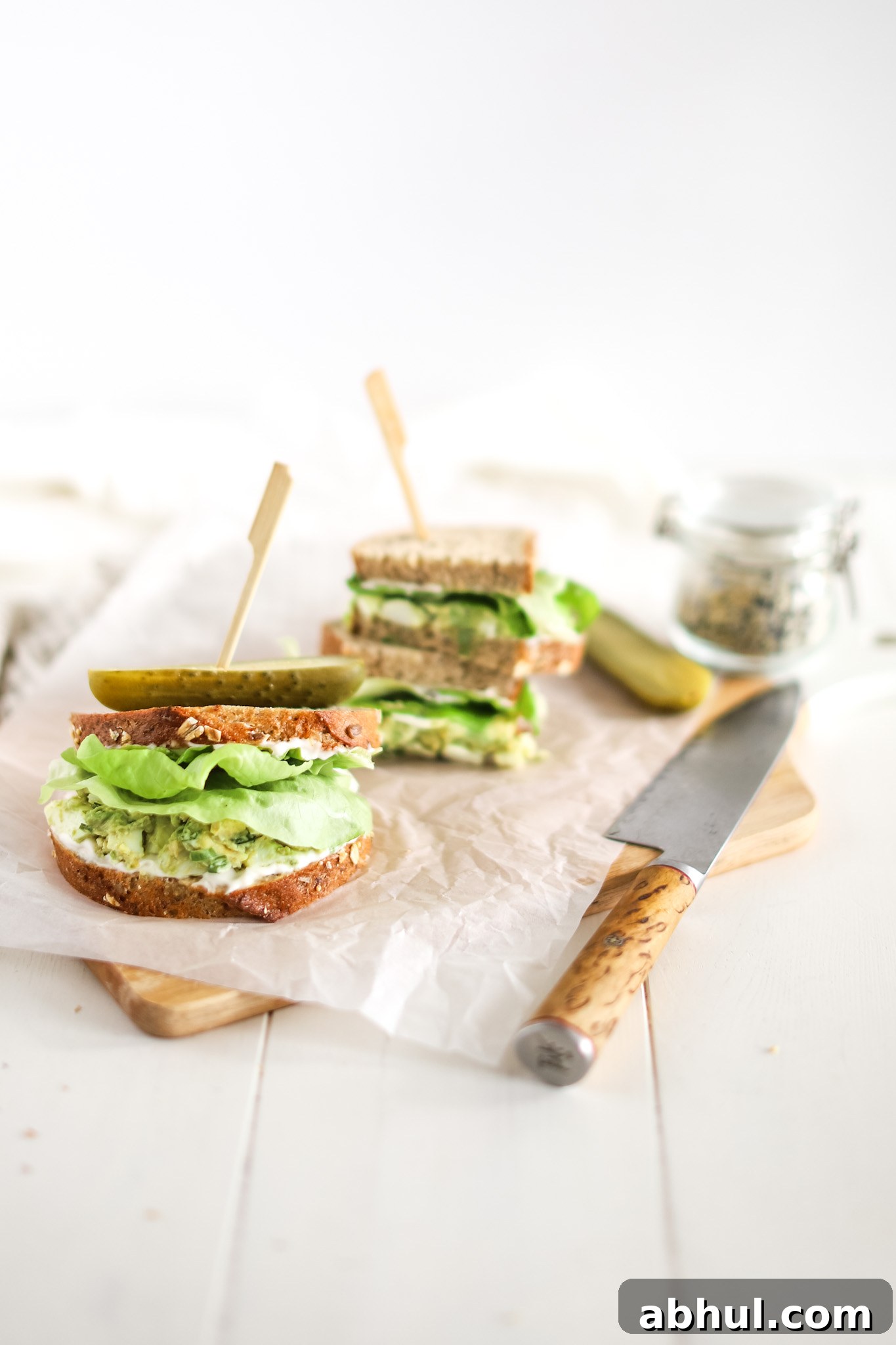 avocado egg salad sandwich everything bagel spice