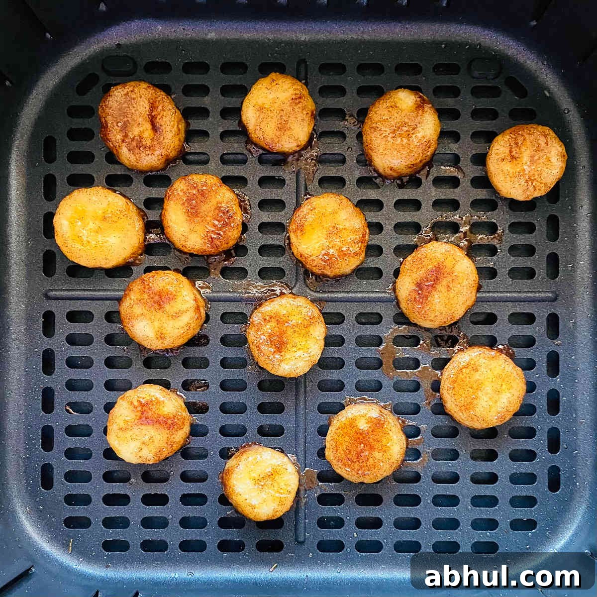 Crispy Caramelized Bananas in the Air Fryer 3 air fryer bananas in air fryer basket