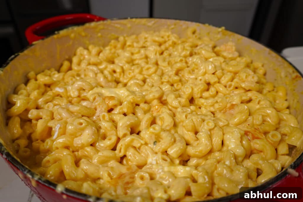 Creamy mac and cheese in a pan