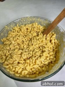 Mac and cheese mixed