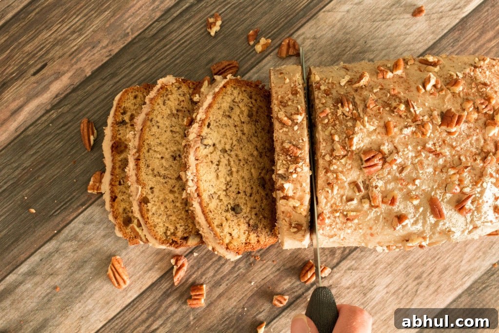 The ultimate gluten free banana bread with browned butter, toasted pecans, and maple glaze! #glutenfree #glutenfreebananabread #glutenfreerecipes