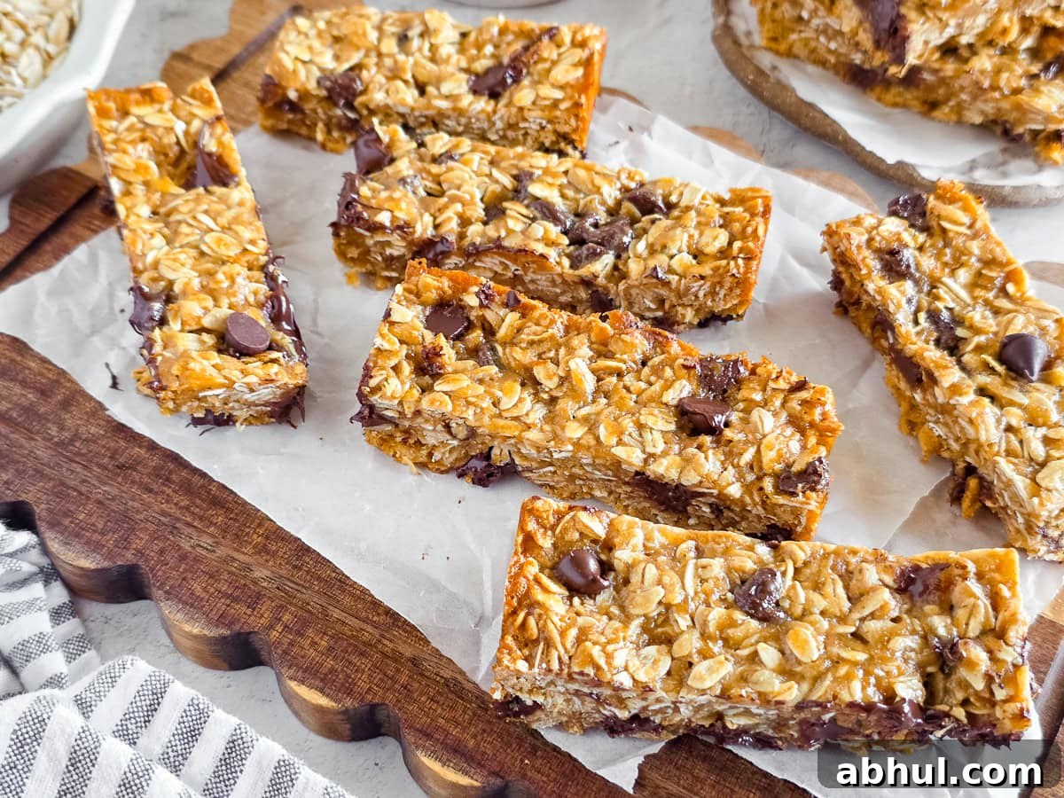 Chewy Einkorn Granola Bars, crispy and nutty snack bars with oats and chocolate chips.