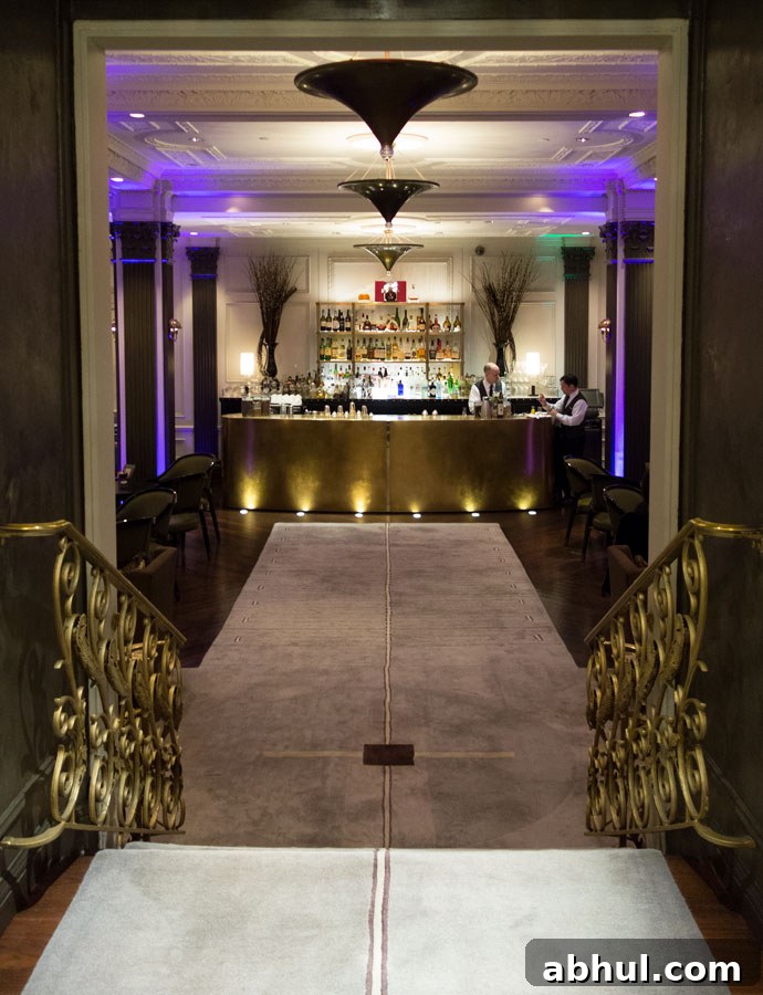 Two E Bar & Lounge The Pierre