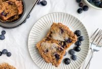 Blueberry Muffins with Crunchy Crumb Topping